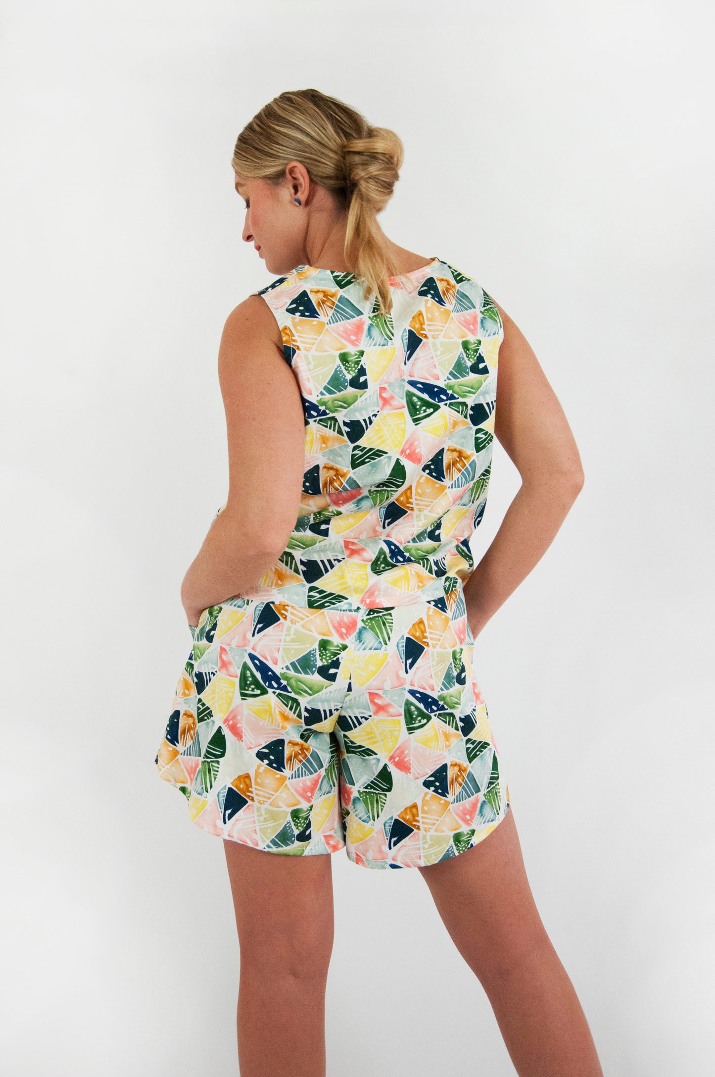 Nell Swing Tank